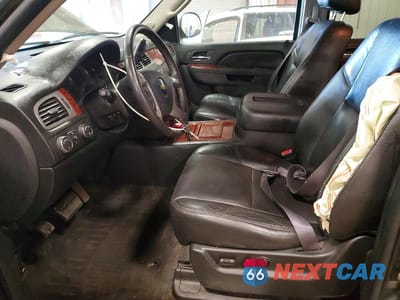 Zdjęcie 7 z 13 samochodu: 2011 CHEVROLET TAHOE K1500 LTZ VIN:1GNSKCE0XBR275524 - miniatura