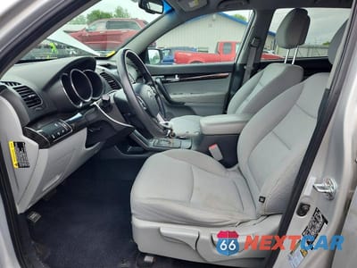Zdjęcie 7 z 12 samochodu: 2013 KIA SORENTO LX VIN:5XYKTCA63DG400607 - miniatura