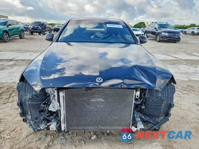 Piąte zdjęcie samochodu w środku: 2018 MERCEDES-BENZ C 300 VIN:55SWF4JB6JU268407 - miniatura