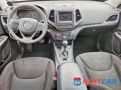 Zdjęcie 8 z 12 samochodu: 2020 JEEP CHEROKEE LATITUDE VIN:1C4PJLCB4LD547442 - miniatura