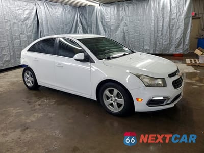 Czwarte zdjęcie samochodu z boku: 2016 CHEVROLET CRUZE LIMITED LT VIN:1G1PE5SB0G7175161 - miniatura