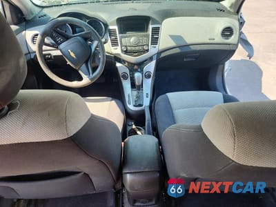 Zdjęcie 8 z 13 samochodu: 2011 CHEVROLET CRUZE LS VIN:1G1PC5SH8B7101537 - miniatura