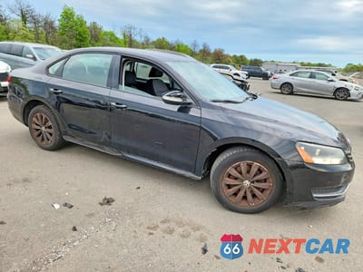 Czwarte zdjęcie samochodu z boku: 2012 VOLKSWAGEN PASSAT VIN:1VWAP7A34CC027445 - miniatura