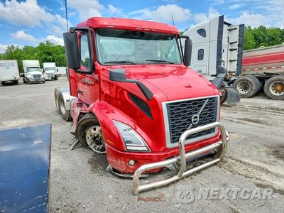2020 VOLVO VNR SEMI TRUCK 4V4WC9EG0LN239393 - główne zdjęcie licytacji z USA - miniatura