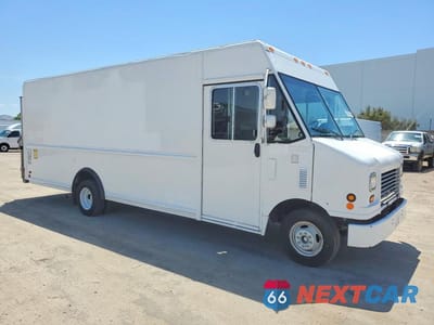 Czwarte zdjęcie samochodu z boku: 2008 FORD ECONOLINE E450 SUPER DUTY COMMERCIAL STRIPPED CHASSIS VIN:1FCLE49L98DA74217 - miniatura