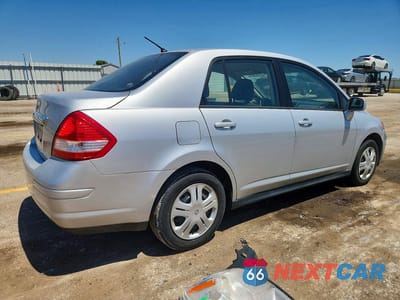 Trzecie zdjęcie samochodu z tyłu: 2011 NISSAN VERSA 1.8 S VIN:3N1BC1AP0BL451083 - miniatura