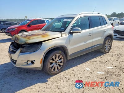 2009 VOLKSWAGEN TIGUAN S WVGAV75N39W526826 - główne zdjęcie licytacji z USA - miniatura