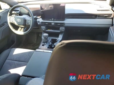 Zdjęcie 8 z 13 samochodu: 2026 TOYOTA RAV4 XSE VIN:JTM6CRAV2TD310048 - miniatura