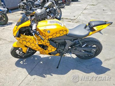 Trzecie zdjęcie samochodu z tyłu: 2025 YAMAHA YZFR7 VIN:JYARM38Y7SA004210 - miniatura