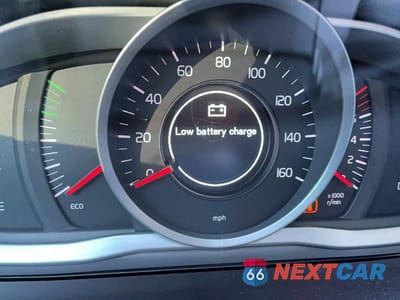 Zdjęcie 8 z 10 samochodu: 2016 VOLVO XC60 T5 VIN:YV440MDJ6G2845538 - miniatura