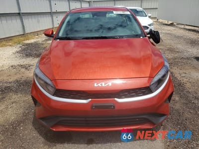 Piąte zdjęcie samochodu w środku: 2024 KIA FORTE LXS VIN:3KPF24AD6RE695084 - miniatura