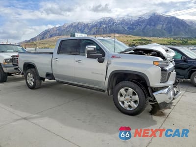 Czwarte zdjęcie samochodu z boku: 2022 CHEVROLET SILVERADO K3500 LTZ VIN:1GC4YUEY7NF254938 - miniatura