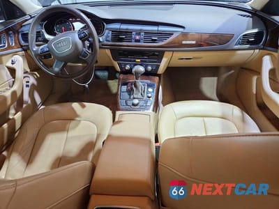 Zdjęcie 8 z 12 samochodu: 2012 AUDI A6 VIN:WAUBGAFC1CN004946 - miniatura