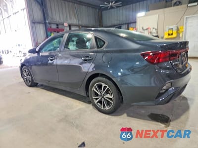 Drugie zdjęcie samochodu z przodu: 2023 KIA FORTE LXS VIN:3KPF24AD4PE601555 - miniatura