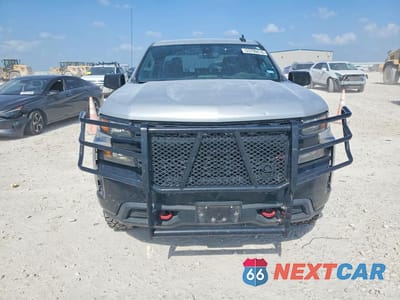 Piąte zdjęcie samochodu w środku: 2021 CHEVROLET SILVERADO K1500 TRAIL BOSS CUSTOM VIN:1GCPYCEF8MZ277311 - miniatura