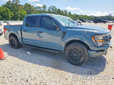 Czwarte zdjęcie samochodu z boku: 2023 FORD F150 SUPERCREW VIN:1FTEW1CP9PKD68789 - miniatura