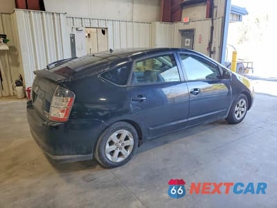 Trzecie zdjęcie samochodu z tyłu: 2004 TOYOTA PRIUS BASE VIN:JTDKB20U740007597 - miniatura