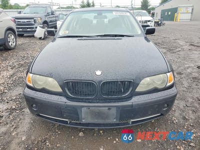 Piąte zdjęcie samochodu w środku: 2003 BMW 330 XI VIN:WBAEW53473PG23224 - miniatura