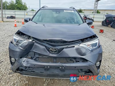 Piąte zdjęcie samochodu w środku: 2017 TOYOTA RAV4 LIMITED VIN:2T3DFREV4HW576402 - miniatura