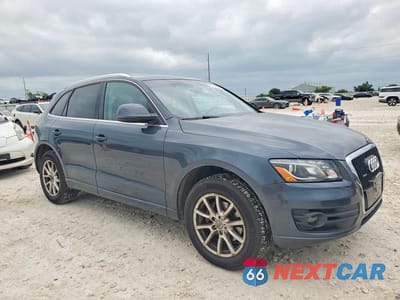 Czwarte zdjęcie samochodu z boku: 2010 AUDI Q5 PREMIUM PLUS VIN:WA1LKAFP7AA096099 - miniatura