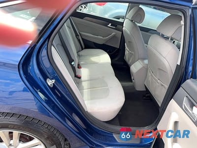 Zdjęcie 6 z 10 samochodu: 2017 HYUNDAI SONATA SE VIN:5NPE24AFXHH573044 - miniatura