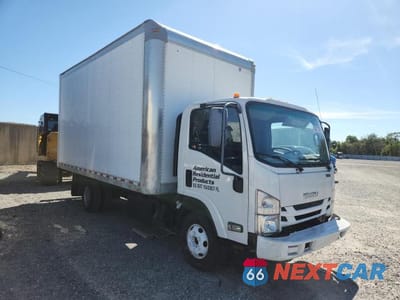 Czwarte zdjęcie samochodu z boku: 2016 ISUZU NPR HD BOX TRUCK VIN:JALC4W166G7002469 - miniatura