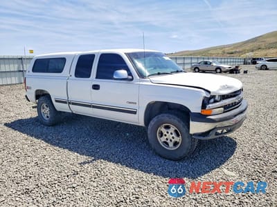 Czwarte zdjęcie samochodu z boku: 2001 CHEVROLET SILVERADO K1500 VIN:1GCEK19V21E117894 - miniatura
