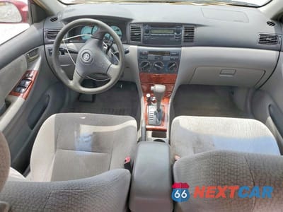 Zdjęcie 8 z 12 samochodu: 2004 TOYOTA COROLLA LE VIN:JTDBR32E842042614 - miniatura