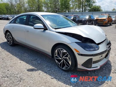 Czwarte zdjęcie samochodu z boku: 2024 HYUNDAI IONIQ 6 SEL VIN:KMHM34AC8RA055551 - miniatura