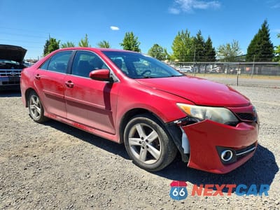 Czwarte zdjęcie samochodu z boku: 2014 TOYOTA CAMRY SE/XLE VIN:4T1BF1FK1EU791155 - miniatura