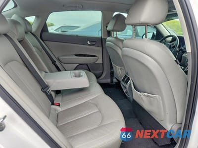 Zdjęcie 10 z 13 samochodu: 2016 KIA OPTIMA EX VIN:5XXGU4L34GG004013 - miniatura