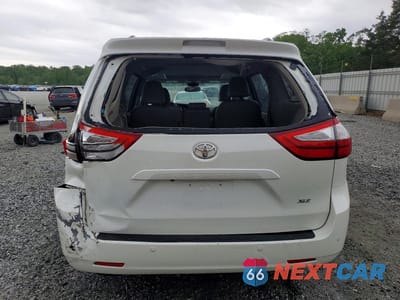 Zdjęcie 6 z 13 samochodu: 2016 TOYOTA SIENNA XLE 8-PASSENGER VIN:5TDYK3DC9GS731715 - miniatura
