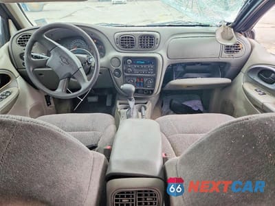Zdjęcie 8 z 13 samochodu: 2004 CHEVROLET TRAILBLAZER LS/LT VIN:1GNDS13S442330188 - miniatura
