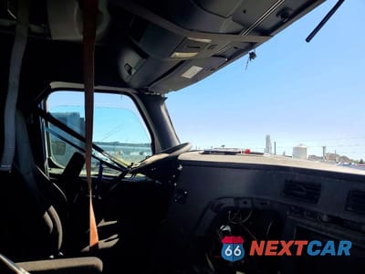 Piąte zdjęcie samochodu w środku: 2024 FREIGHTLINER CASCADIA SEMI TRUCK VIN:3AKJHHDRXRSVD1280 - miniatura