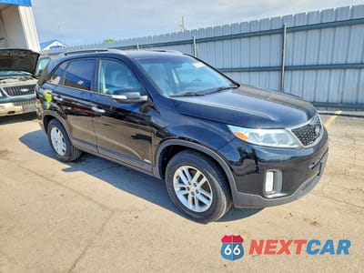 Czwarte zdjęcie samochodu z boku: 2014 KIA SORENTO LX VIN:5XYKTCA68EG450825 - miniatura