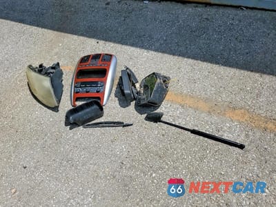 Zdjęcie 13 z 14 samochodu: 2005 CHRYSLER TOWN & COUNTRY LIMITED VIN:2C8GP64L15R393679 - miniatura