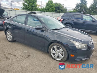 Czwarte zdjęcie samochodu z boku: 2014 CHEVROLET CRUZE VIN:1G1P75SZ6E7460080 - miniatura