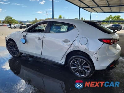 Drugie zdjęcie samochodu z przodu: 2026 MAZDA MAZDA3 SELECT SPORT VIN:JM1BPAKL7T1857917 - miniatura