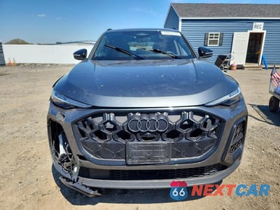 Piąte zdjęcie samochodu w środku: 2025 AUDI SQ5 PREMIUM PLUS VIN:WA125AGU0S2022574 - miniatura