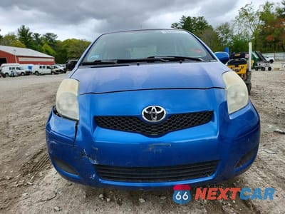 Piąte zdjęcie samochodu w środku: 2010 TOYOTA YARIS BASE VIN:JTDJT4K38A5289353 - miniatura
