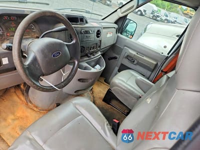 Zdjęcie 8 z 13 samochodu: 2014 FORD E350 BOX TRUCK VIN:1FDWE3FLXEDA14501 - miniatura