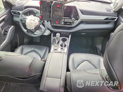 Zdjęcie 8 z 13 samochodu: 2021 TOYOTA HIGHLANDER PLATINUM VIN:5TDFZRAH7MS070736 - miniatura