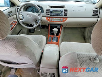 Zdjęcie 8 z 12 samochodu: 2003 TOYOTA CAMRY XLE VIN:JTDBE32KX30170834 - miniatura