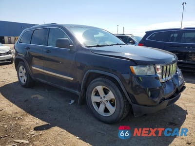 Czwarte zdjęcie samochodu z boku: 2011 JEEP GRAND CHEROKEE LAREDO VIN:1J4RR4GG4BC543340 - miniatura