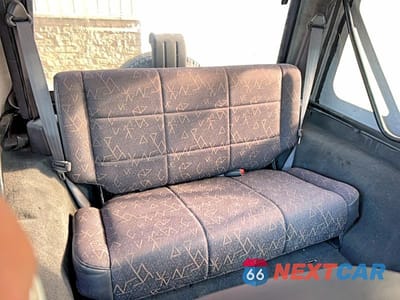 Zdjęcie 6 z 10 samochodu: 2001 JEEP WRANGLER / TJ SE VIN:1J4FA29P01P324149 - miniatura