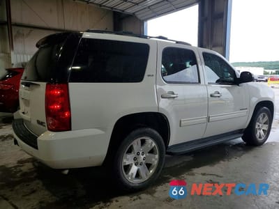 Trzecie zdjęcie samochodu z tyłu: 2013 GMC YUKON SLT VIN:1GKS1CE00DR249078 - miniatura