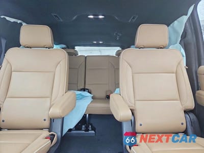 Zdjęcie 10 z 13 samochodu: 2021 CHEVROLET SUBURBAN K1500 PREMIER VIN:1GNSKFKD7MR162030 - miniatura