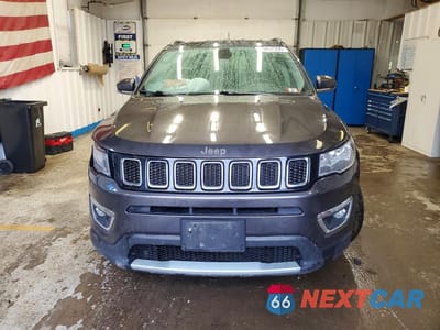 Piąte zdjęcie samochodu w środku: 2020 JEEP COMPASS LIMITED VIN:3C4NJDCB0LT111713 - miniatura