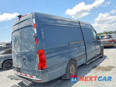 Trzecie zdjęcie samochodu z tyłu: 2019 MERCEDES BENZ SPRINTER 2500 DELIVERY VAN VIN:WD4PF1CD2KP125261 - miniatura