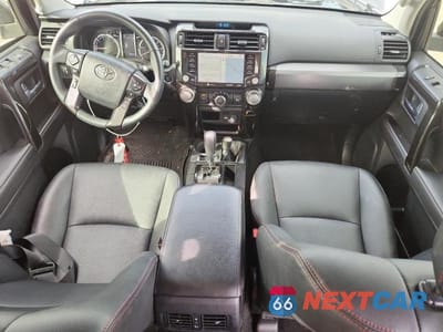 Zdjęcie 8 z 13 samochodu: 2020 TOYOTA 4RUNNER VENTURE EDITION VIN:JTEBU5JR1L5815060 - miniatura